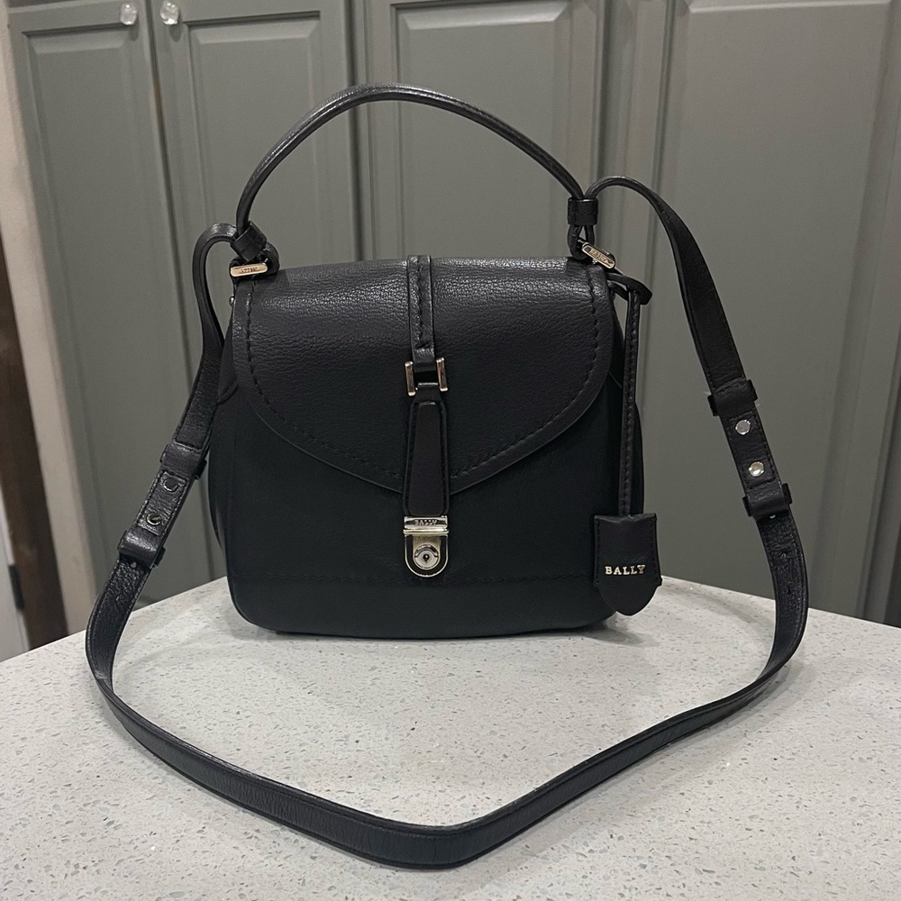 Bally Chocolate Deer Grained Leather Crossbody (Like New)